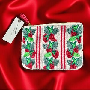 The Fiona Medium Beaded Pouch🍓